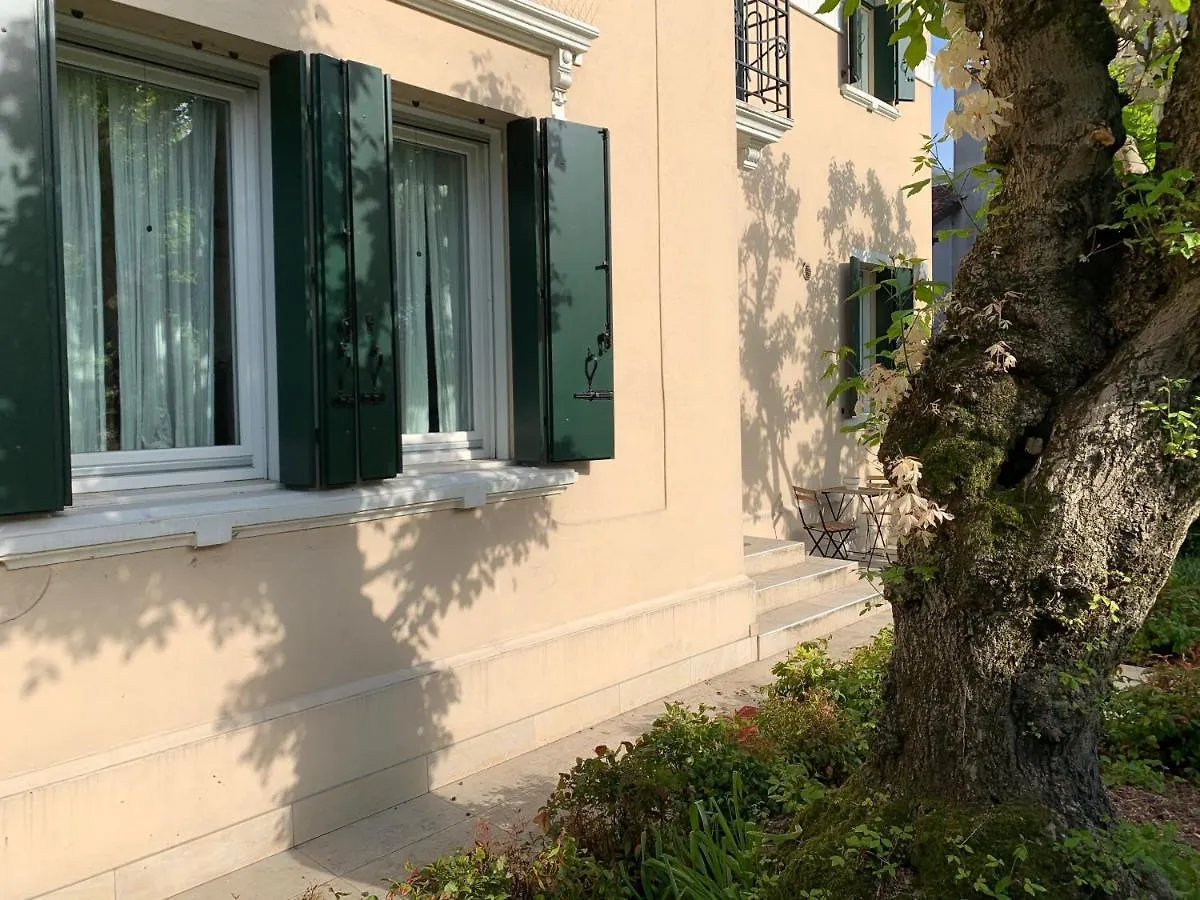 Clara'S Place Apartment Mestre Italy